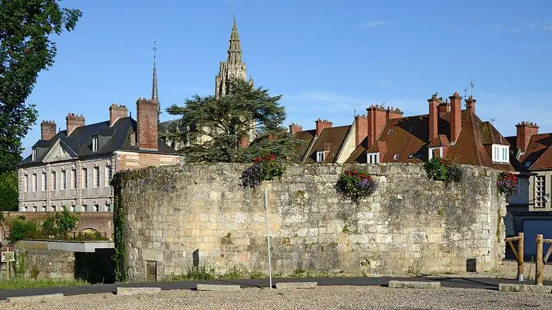 Picture of Old fortifications - Pline - © Creative Commons (https://creativecommons.org/licenses/by-sa/4.0/deed.fr)