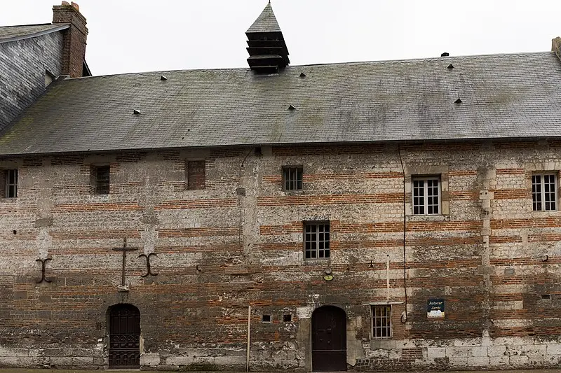 Picture of Former Hospice Saint-Julien - Pymouss - © Creative Commons (https://creativecommons.org/licenses/by-sa/4.0/deed.fr)