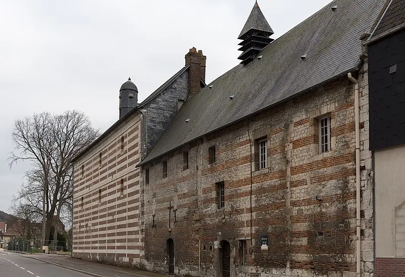 Picture of Former Hospice Saint-Julien - Pymouss - © Creative Commons (https://creativecommons.org/licenses/by-sa/4.0/deed.fr)