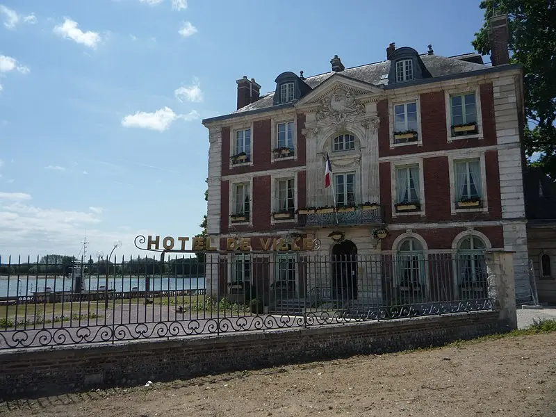 Foto de Ex casa de Caumont, actualmente ayuntamiento - Elisecoline - © Creative Commons (https://creativecommons.org/licenses/by-sa/4.0/deed.fr)