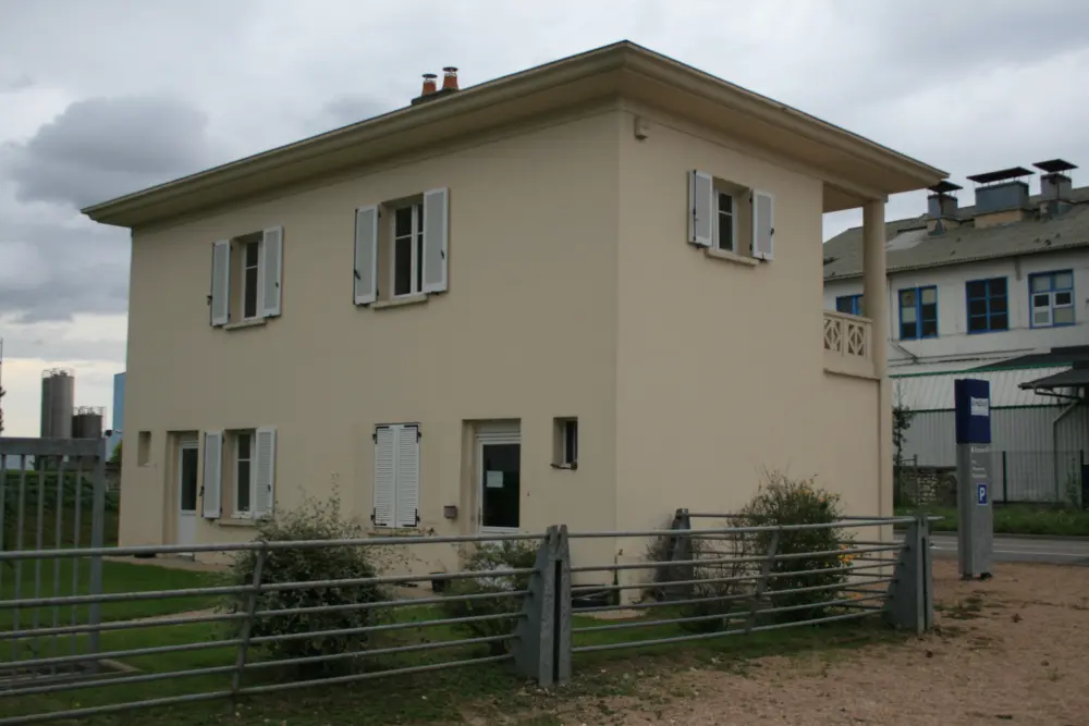 Picture of House of foreman of the company A. André son, known as Maison Perret - Sous licence Creative Commons (https://creativecommons.org/licenses/by-sa/4.0/deed.fr) - Par WikifaxeN - © Creative Commons (https://creativecommons.org/licenses/by-sa/4.0/deed.fr)