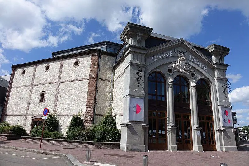 Picture of Circus theater - Eponimm - © Creative Commons (https://creativecommons.org/licenses/by-sa/4.0/deed.fr)