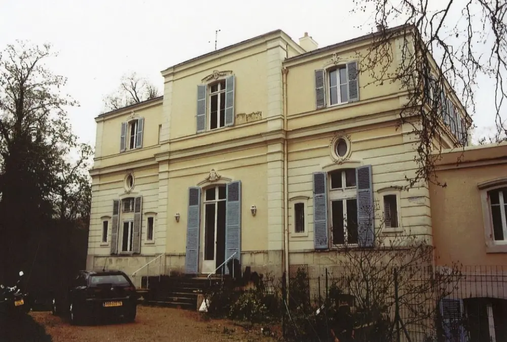 Photo de Domaine de Valmoré - POP Plateforme Ouverte du Patrimoine / Base Mérimée - © Ministère de la Culture (France), Médiathèque du patrimoine et de la photographie, tous droits réservés