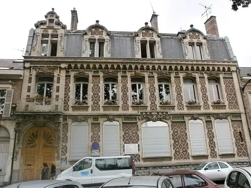 Foto de Bullot hotel - HaguardDuNord (talk) - © Creative Commons (https://creativecommons.org/licenses/by-sa/4.0/deed.fr)