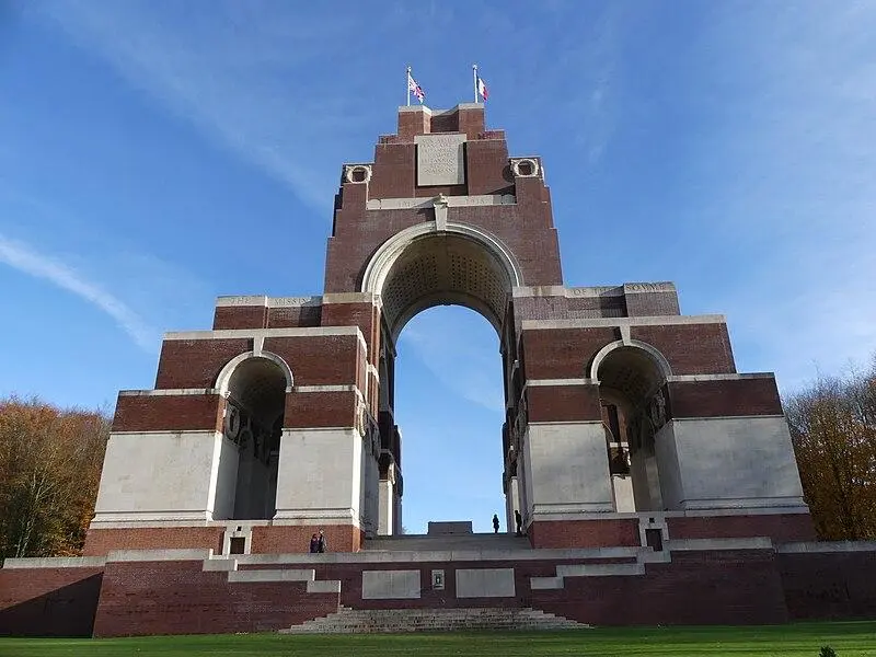 Foto von British Thiepval Memorial dit Memorial für die Vermissten - Benîot - © Creative Commons (https://creativecommons.org/licenses/by-sa/4.0/deed.fr)