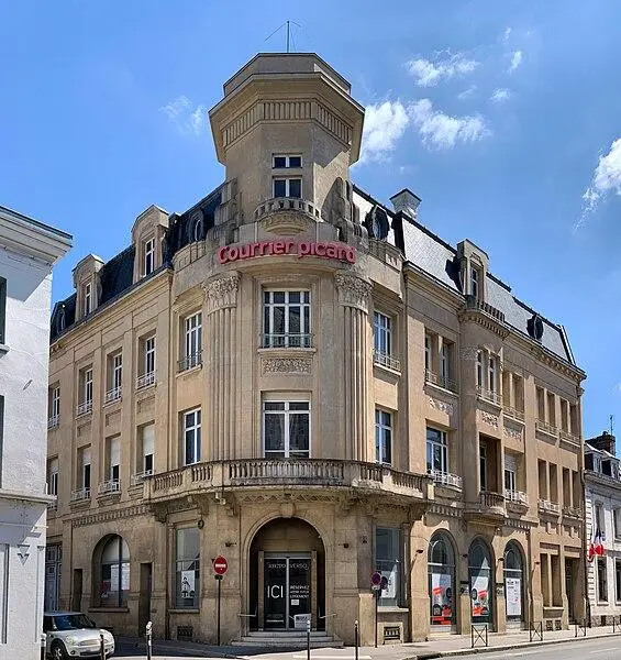 Foto von Picard -Postgebäude und Spuren des Besuchsklosters - Chabe01 - © Creative Commons (https://creativecommons.org/licenses/by-sa/4.0/deed.fr)