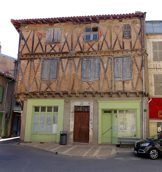 Foto di Residenza chiamata Hostellerie Du Lyon d'Or o House of the Dog's Mower - Ww2censor - © Creative Commons (https://creativecommons.org/licenses/by-sa/4.0/deed.fr)
