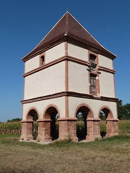 Foto von Taube des Schloss der Lastours - Thérèse Gaigé - © Creative Commons (https://creativecommons.org/licenses/by-sa/4.0/deed.fr)