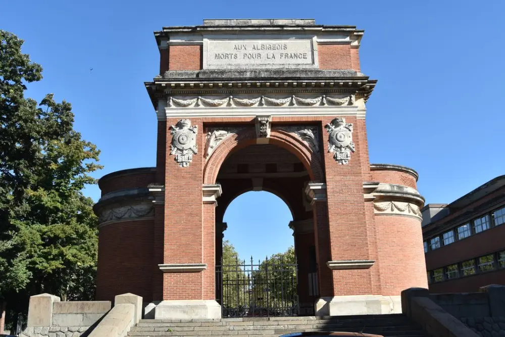 Foto di Monumento morto - POP Plateforme Ouverte du Patrimoine / Base Mérimée - © Ministère de la Culture (France), Médiathèque du patrimoine et de la photographie, diffusion RMN-GP