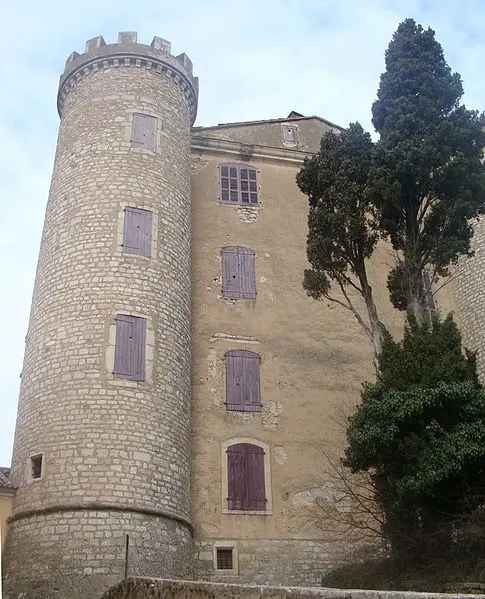 Foto di Castello - Fr.Latreille - © Creative Commons (https://creativecommons.org/licenses/by-sa/4.0/deed.fr)