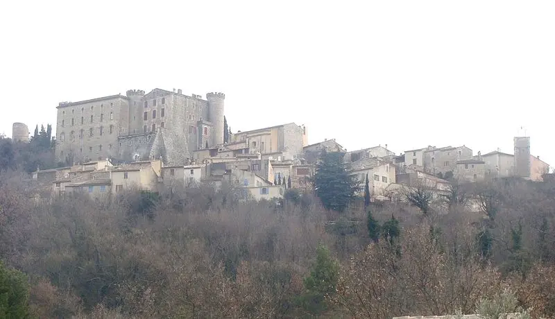 Foto di Castello - Fr.Latreille - © Creative Commons (https://creativecommons.org/licenses/by-sa/4.0/deed.fr)