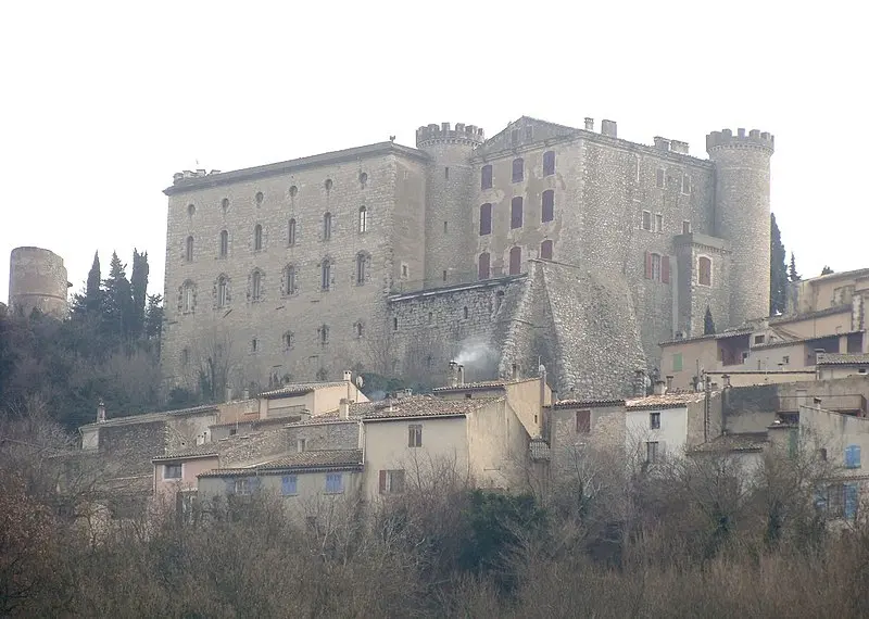 Foto di Castello - Fr.Latreille - © Creative Commons (https://creativecommons.org/licenses/by-sa/4.0/deed.fr)