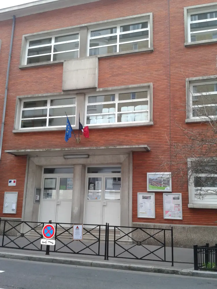 Foto di Ecole Anatole France - Sous licence Creative Commons (https://creativecommons.org/licenses/by-sa/4.0/deed.fr) - Par Serge Oin - © Creative Commons (https://creativecommons.org/licenses/by-sa/4.0/deed.fr)