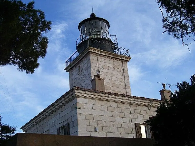 Foto di Porquerolles Lighthouse - Jlucnet - © Creative Commons (https://creativecommons.org/licenses/by-sa/4.0/deed.fr)