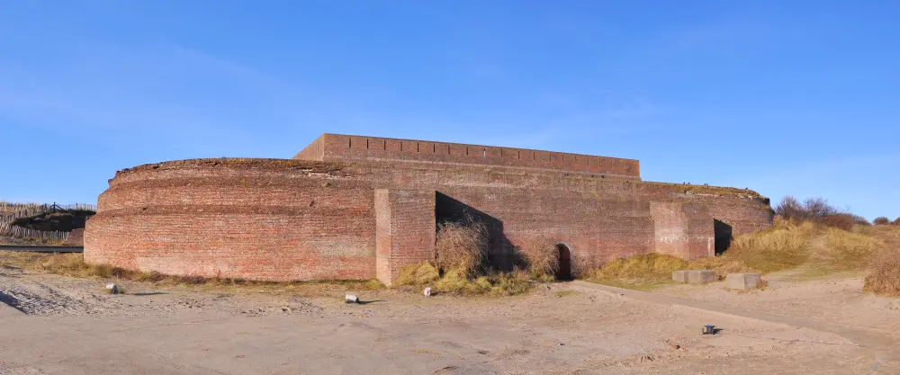 Foto di Fort Napoleone - Sous licence Creative Commons (https://creativecommons.org/licenses/by-sa/4.0/deed.fr) - Par MJJR - © Creative Commons (https://creativecommons.org/licenses/by-sa/4.0/deed.fr)