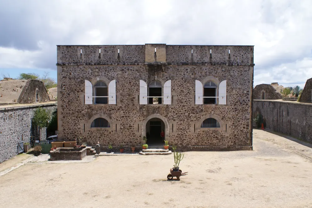 Foto di Fort Napoleone - Sous licence Creative Commons (https://creativecommons.org/licenses/by-sa/4.0/deed.fr) - Par Slaunger - © Creative Commons (https://creativecommons.org/licenses/by-sa/4.0/deed.fr)
