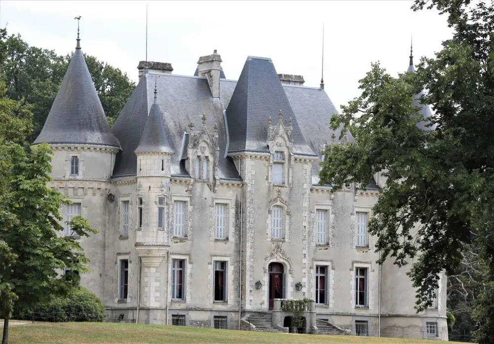 Foto de Castillo del lago - POP Plateforme Ouverte du Patrimoine / Base Mérimée - © Ministère de la Culture (France), Conservation des antiquités et des objets d’art de Vendée - Tous droits réservés