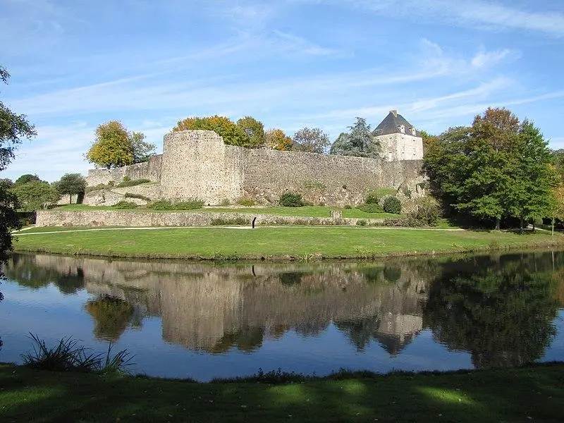 Foto von Altes Schloss - Spouik - © Creative Commons (https://creativecommons.org/licenses/by-sa/4.0/deed.fr)
