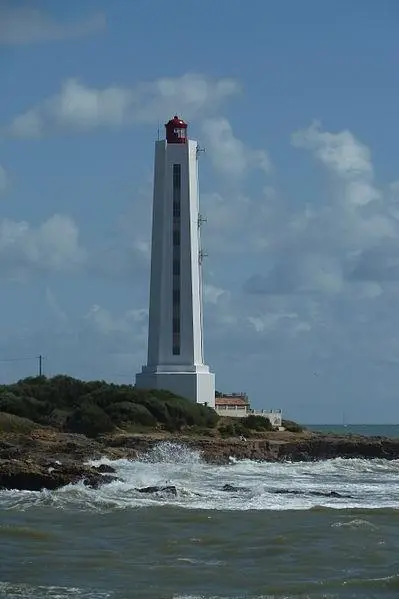 Foto de Lighthouse Armandèche, ubicado en La Chaume - Jlucnet - © Creative Commons (https://creativecommons.org/licenses/by-sa/4.0/deed.fr)