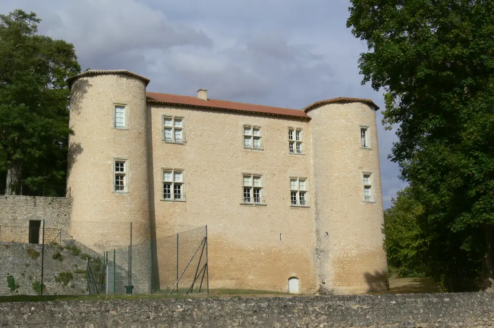 Foto di Castello - Sous licence Creative Commons (https://creativecommons.org/licenses/by-sa/4.0/deed.fr) - Par PèreForez - © Creative Commons (https://creativecommons.org/licenses/by-sa/4.0/deed.fr)