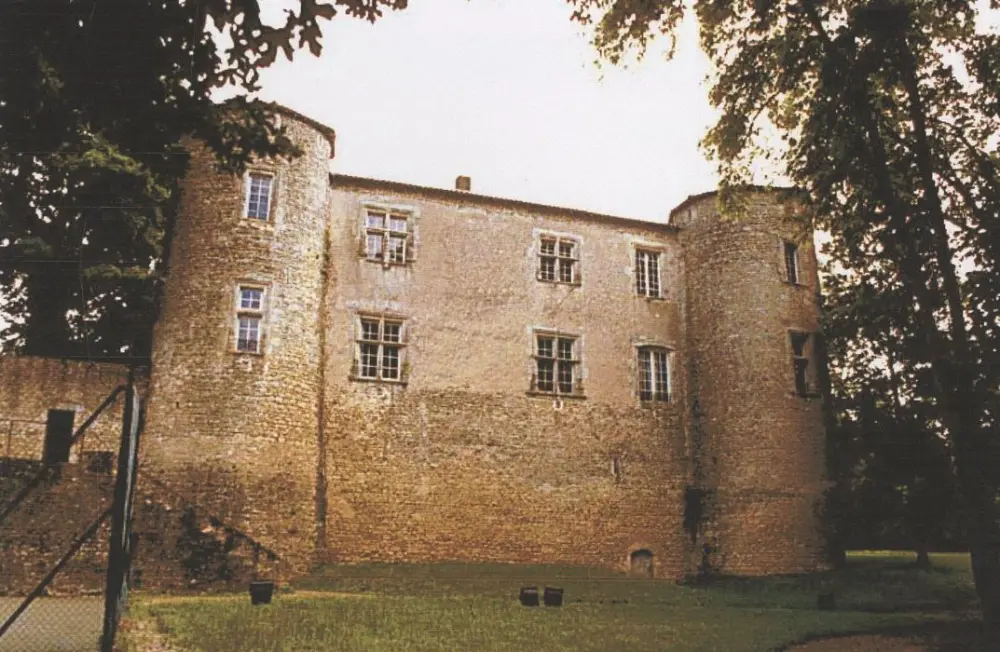 Foto di Castello - POP Plateforme Ouverte du Patrimoine / Base Mérimée - © Ministère de la Culture (France), Médiathèque du patrimoine et de la photographie, tous droits réservés