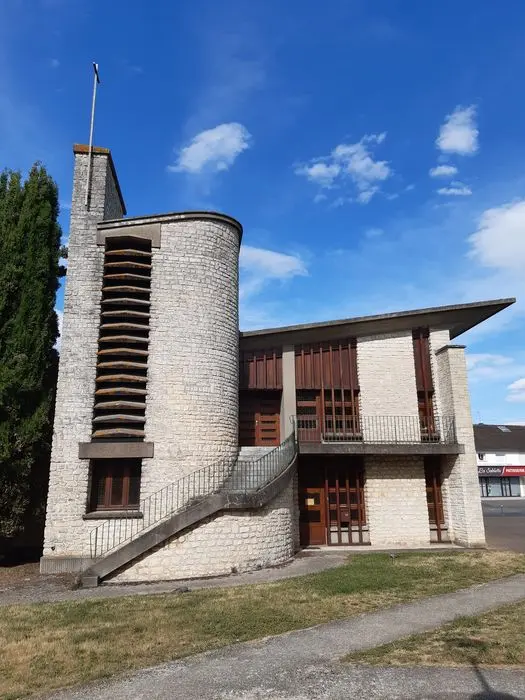 Foto di Chiesa di Saint-Cyprien - POP Plateforme Ouverte du Patrimoine / Base Mérimée - © Ministère de la Culture (France), Direction Régionale des Affaires Culturelles de Nouvelle-Aquitaine – Tous droits réservés 
