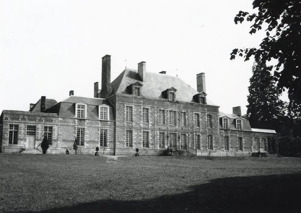 Foto de Château de la Chèze - POP Plateforme Ouverte du Patrimoine / Base Mérimée - © Ministère de la Culture (France), Médiathèque du patrimoine et de la photographie, tous droits réservés