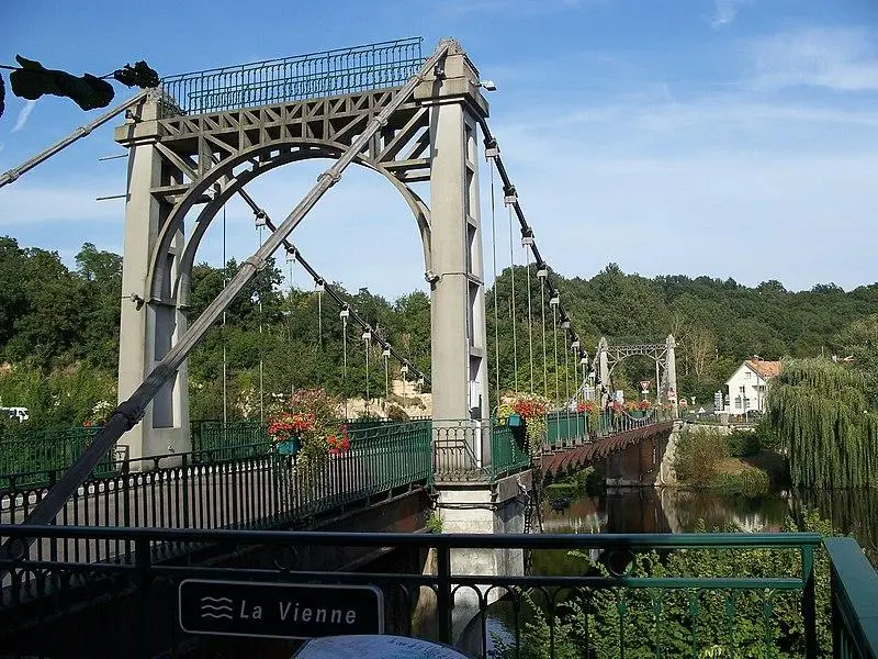 Picture of Suspension bridge - Gonetofrance - © Creative Commons (https://creativecommons.org/licenses/by-sa/4.0/deed.fr)