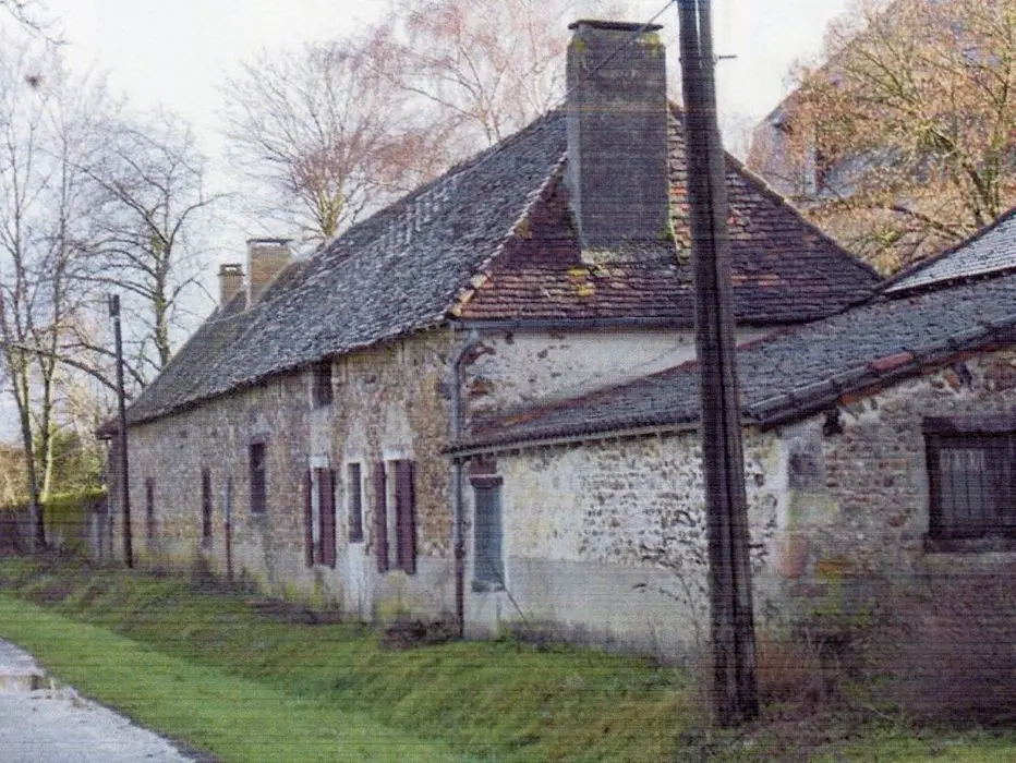 Picture of MOTTE LOGIS - POP Plateforme Ouverte du Patrimoine / Base Mérimée - © Ministère de la Culture (France), Médiathèque du patrimoine et de la photographie, tous droits réservés