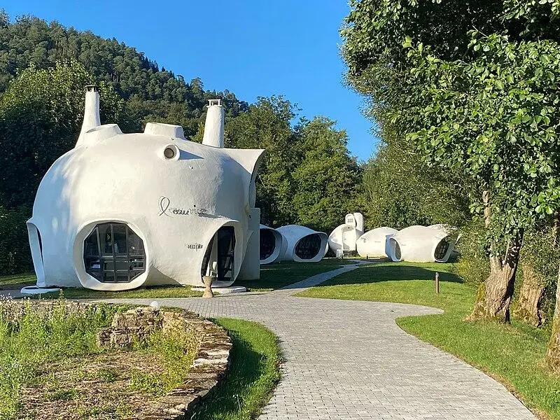 Foto von Museumotel von Haüsermann Island, früher Motel L'e Eau Vive genannt - Voilier99 - © Creative Commons (https://creativecommons.org/licenses/by-sa/4.0/deed.fr)