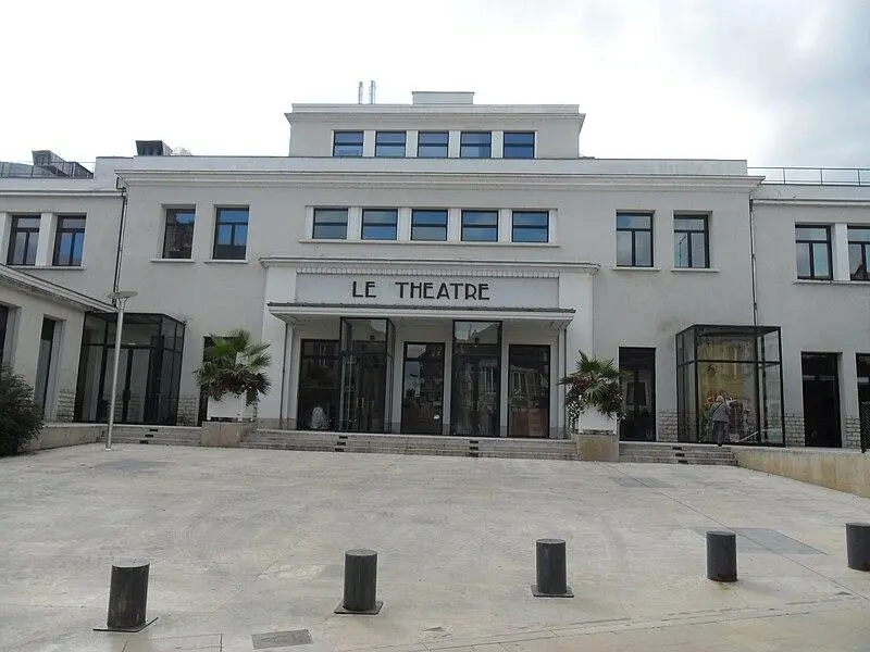 Foto von Municipal Theatre (ehemaliges Volkshaus) - Clément-météo - © Creative Commons (https://creativecommons.org/licenses/by-sa/4.0/deed.fr)