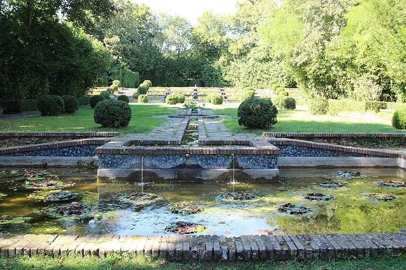 Foto di Boussard Park - Lionel Allorge - © Creative Commons (https://creativecommons.org/licenses/by-sa/4.0/deed.fr)