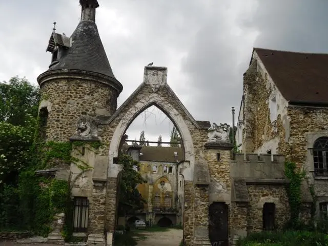 Foto de Fábrica de senlis - Cyrilb1881 - © Creative Commons (https://creativecommons.org/licenses/by-sa/4.0/deed.fr)
