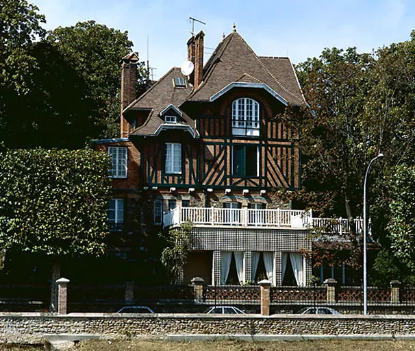 Foto de Casa de rolles - POP Plateforme Ouverte du Patrimoine / Base Mérimée - © Inventaire général, ADAGP