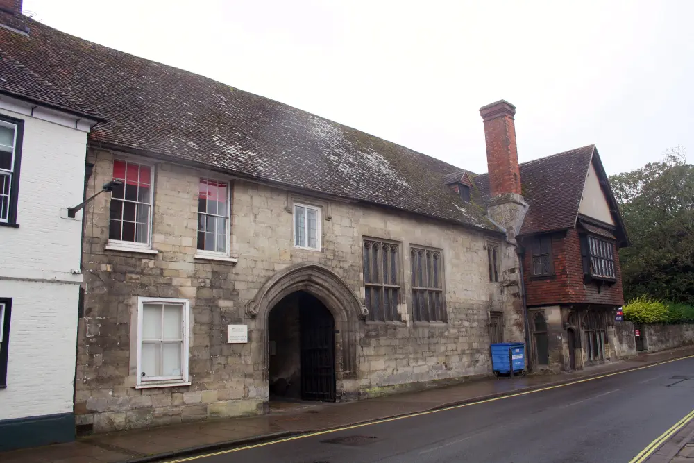 Photo de Maison de l'église incorporant Audley House - Historic England
