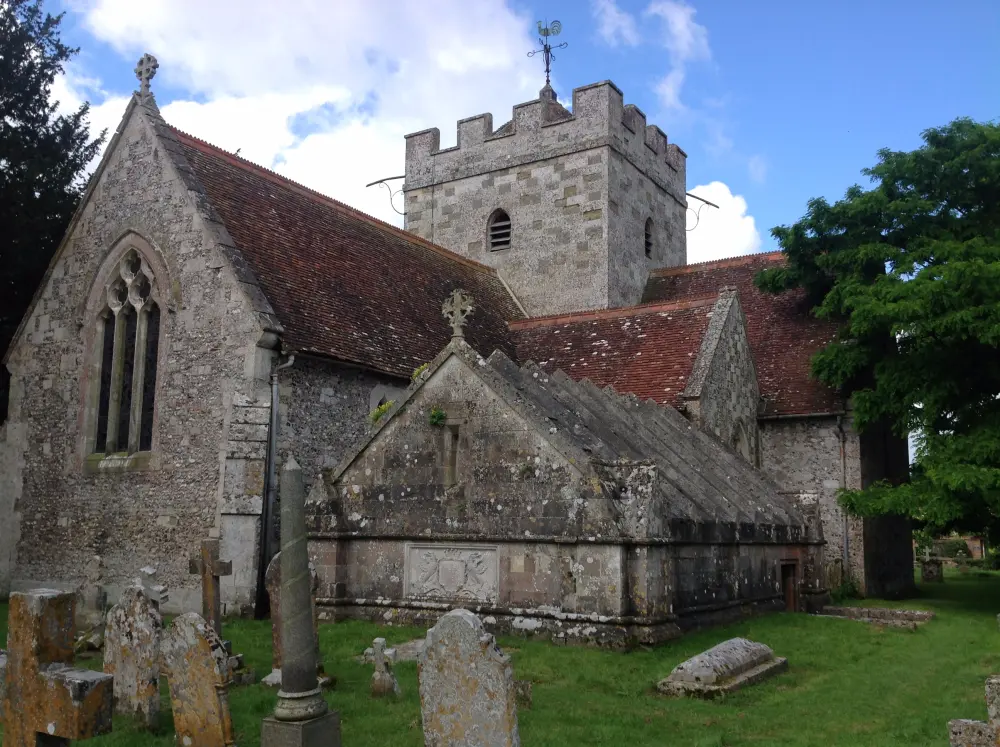 Photo de Église de St Peter et Mausolée radnor attaché - Historic England