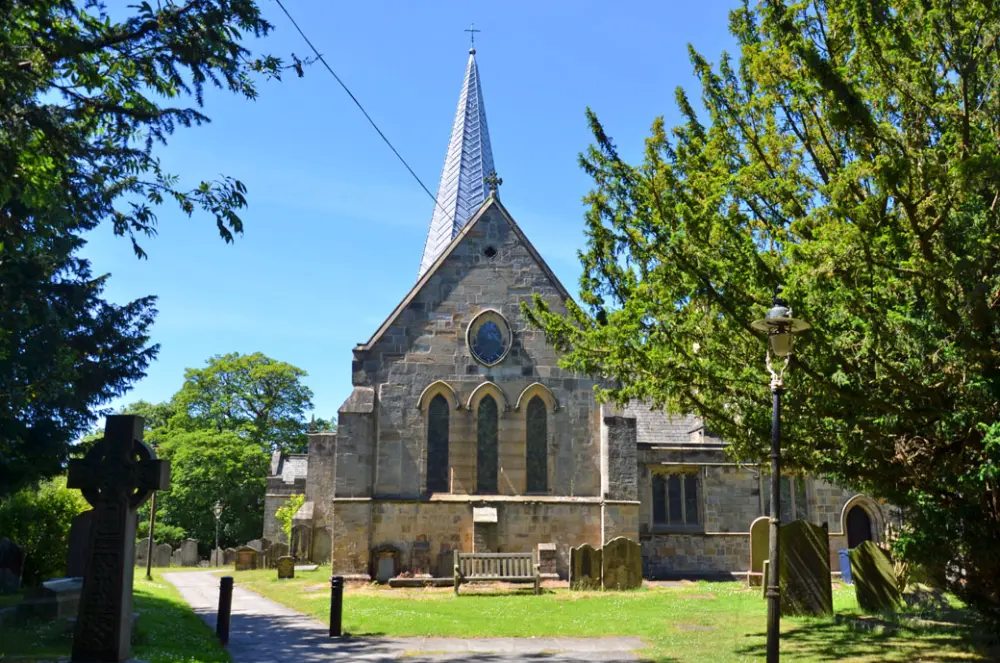 Photo de Église de la Sainte Croix - Historic England