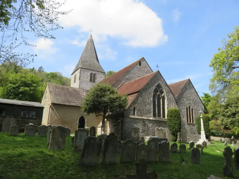 Foto di La chiesa parrocchiale di San Giovanni Battista - Historic England