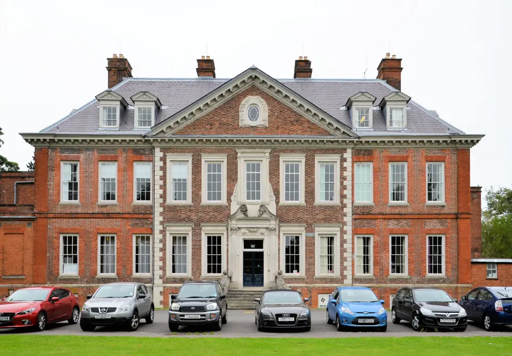 Photo de Tadworth Court - Historic England