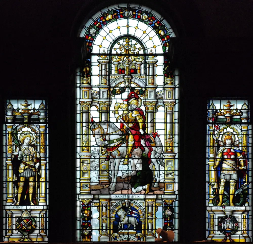 Photo de Église de la Sainte Trinité - Historic England