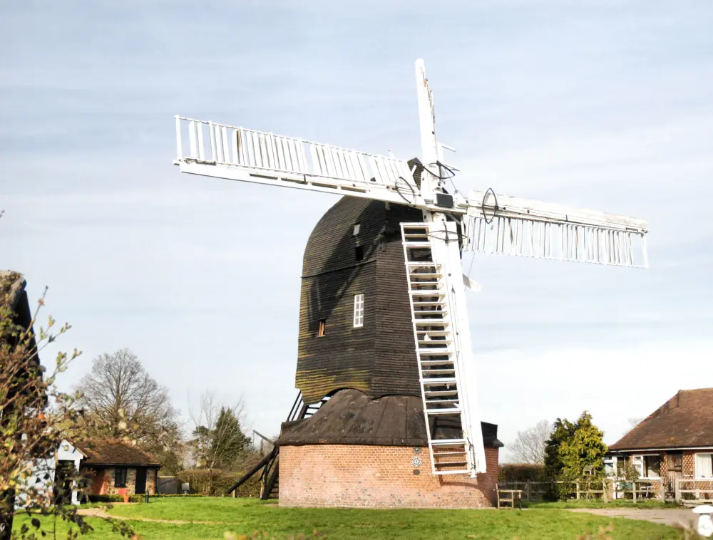 Foto di Mulino post -legno - Historic England / Brian Mawdsley