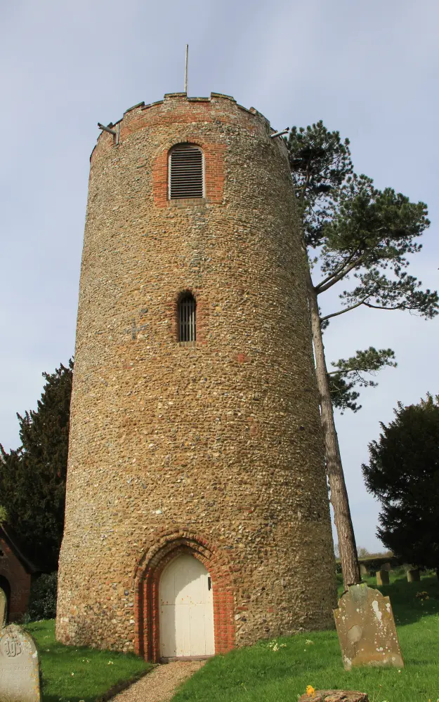 Foto von Turm der St. Andrews Church - Historic England / Julie Potton