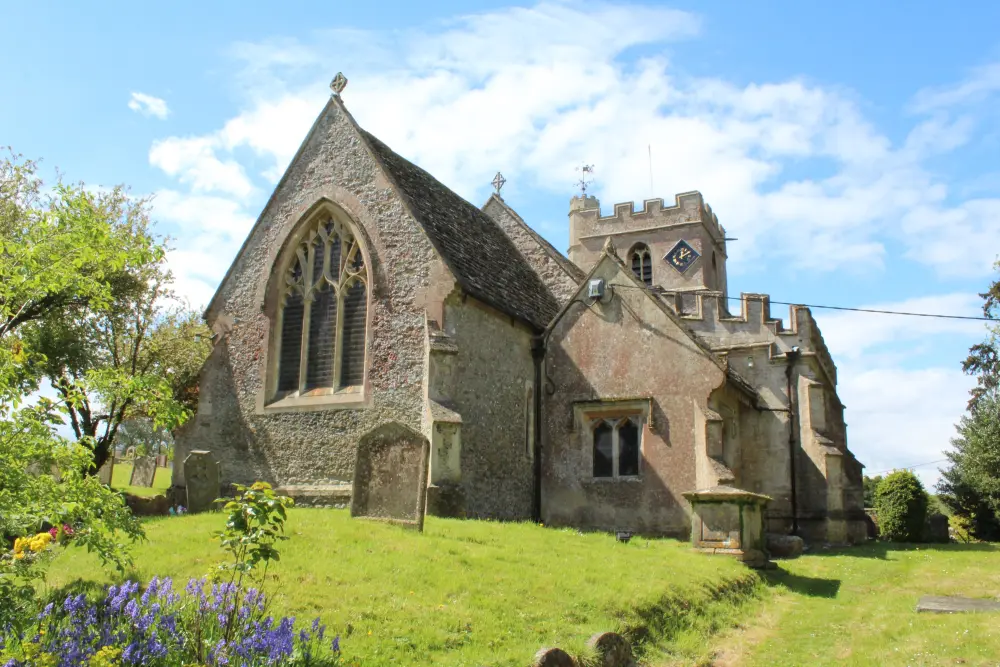 Foto von Kirche von St. Peter - Historic England / David Lovell