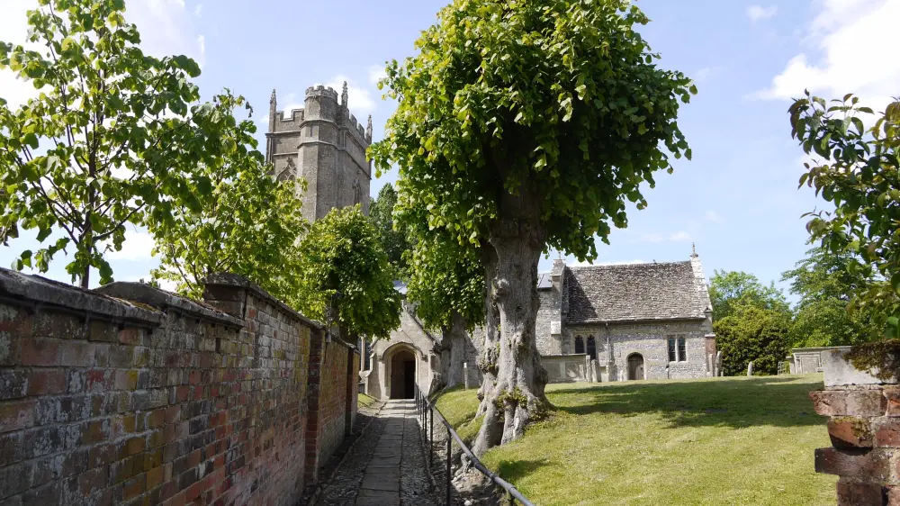 Foto von Kirche aller Heiligen - Historic England / David Lovell