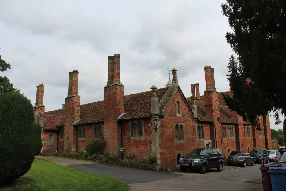 Foto von Trinity Hospital
Trinity Hospital - Historic England / David Lovell