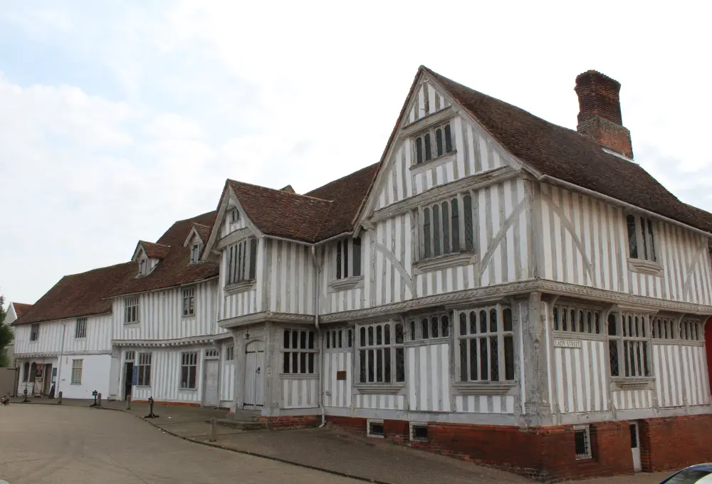 Foto von Die Gildenhall - Historic England / David Lovell
