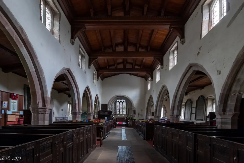 Photo de Église de Saint-Pierre - Historic England