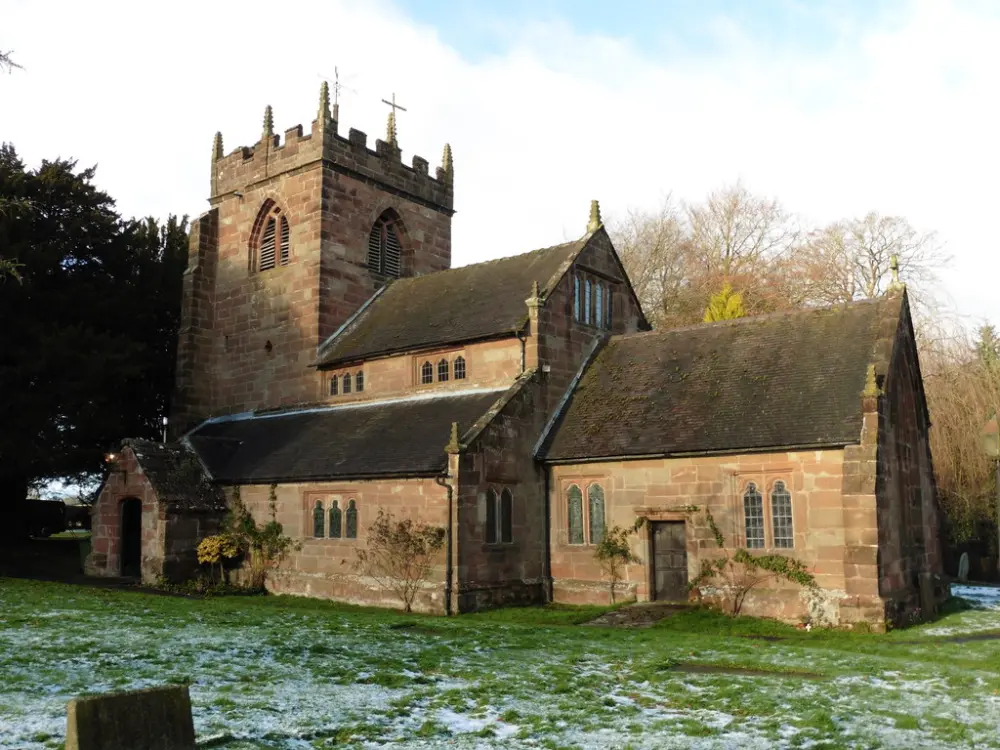 Foto di Chiesa di San Pietro - Historic England
