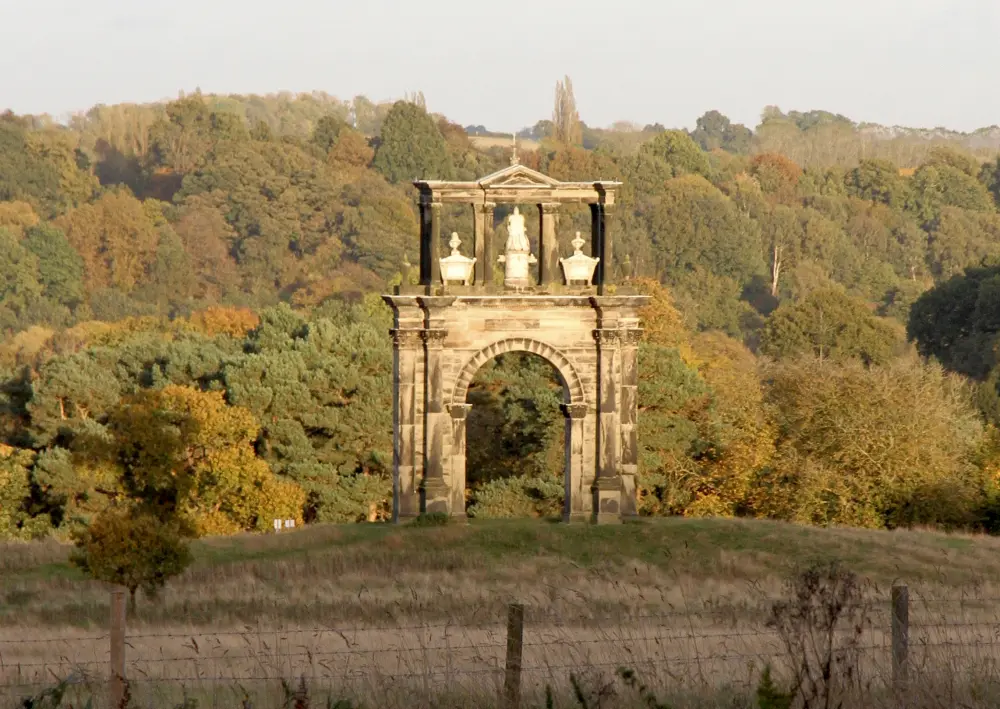 Photo de Arc Triumphal à Shugborough Hall - Historic England
