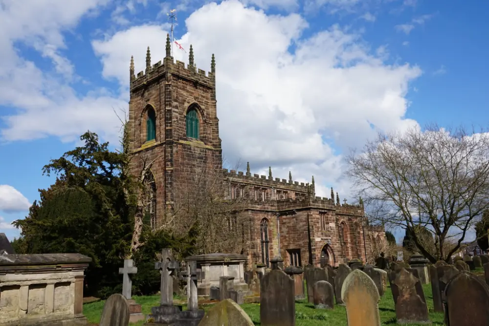 Foto di Chiesa di San Michele e tutti gli angeli - Historic England